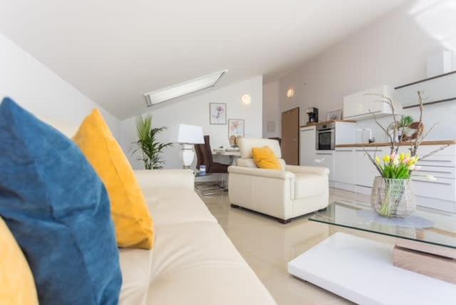 Luxury Apartment Anto With Sea View And Balcony Банджоле Экстерьер фото