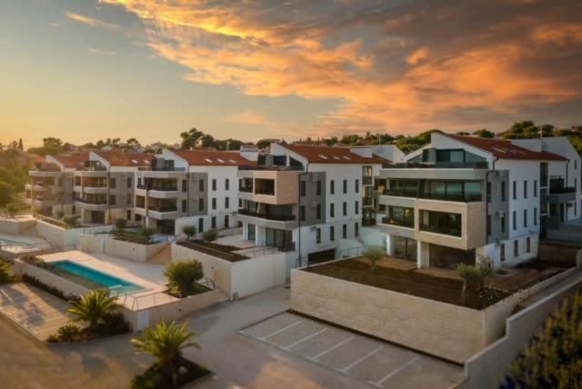 Luxury Apartment Anto With Sea View And Balcony Банджоле Экстерьер фото